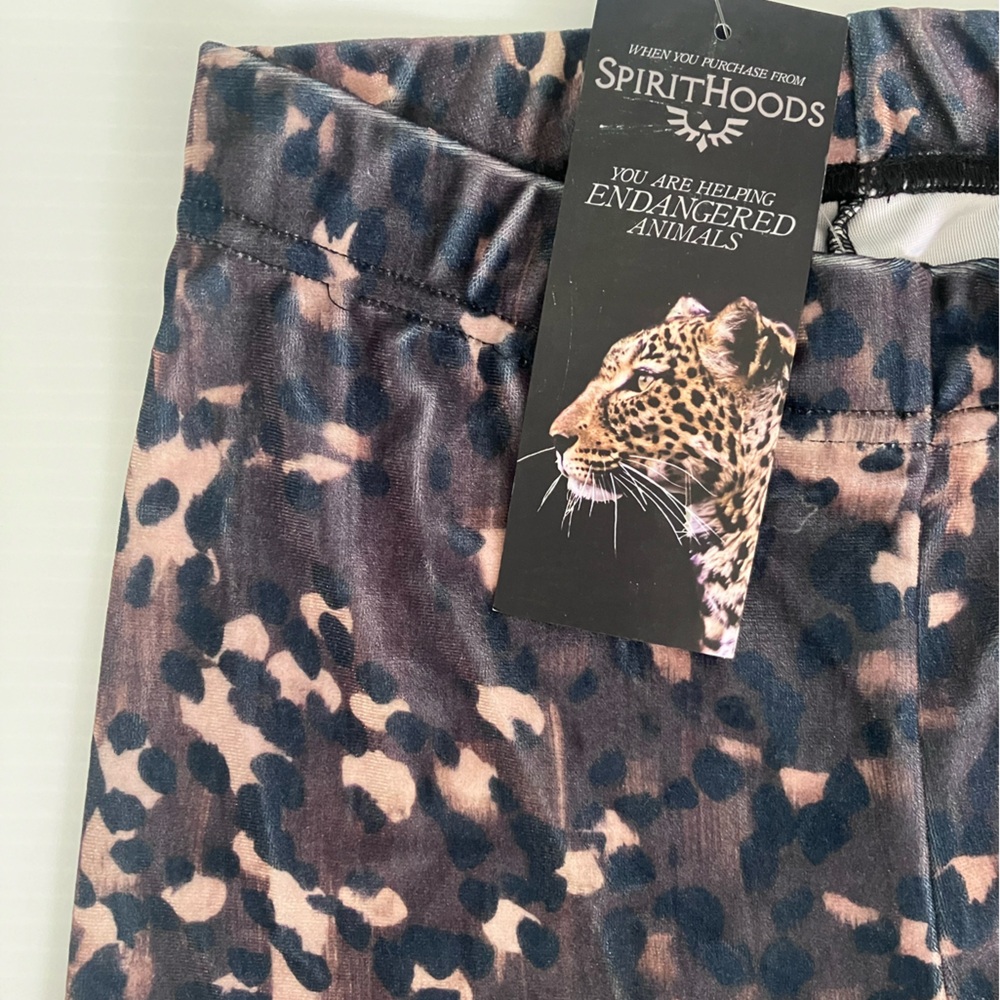 Soft plush velvet! Spirit Hoods Jaguar print leggings - Picture 4 of 5